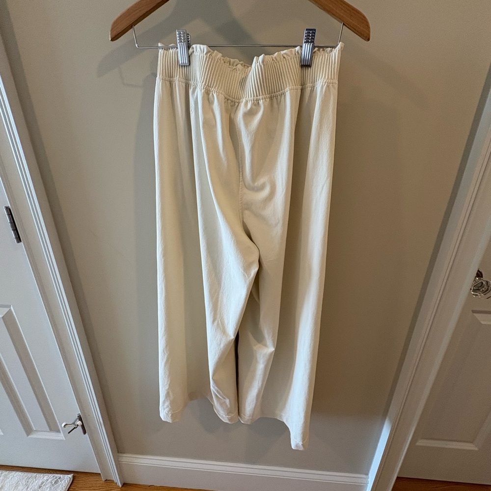 Lululemon Athletica Stretch Woven Ruffle-Waist Wide-Leg Crop Pants in Cream - Picture 2 of 4